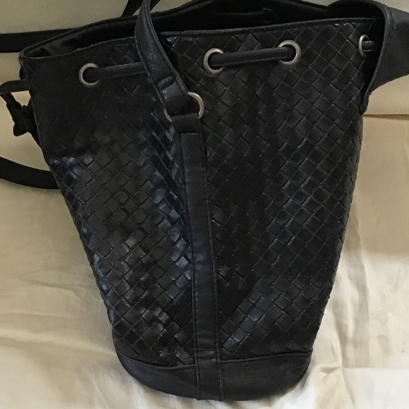 TopTen Crossbody Woven Drawstring Bucket Bag - New - Picture 6 of 10